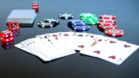 gamblers ran through the rivers as police came