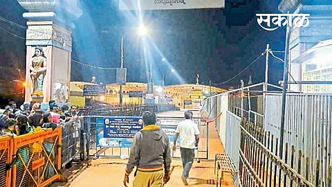 Saundatti Yellamma Chinchali Mayakka temple closed belgaum marathi news