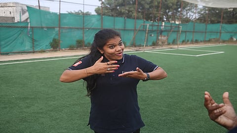 Sheetal from Nagpur performs beautiful magics even she is Deaf mute