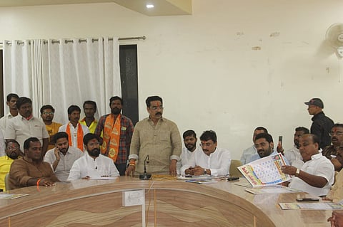 shivsena meeting.jpg