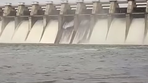 sixteen doors of Jayakwadi dam opened