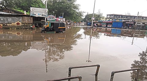 Sewage outside Miraj station not removed; travellers harassment