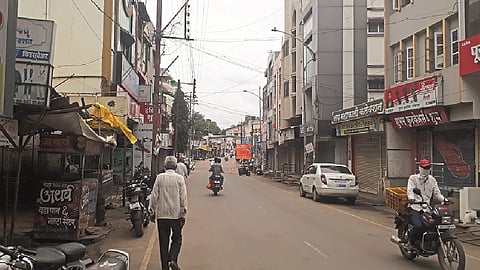 One hundred percent closure of trade in Tasgaon on the fourth day