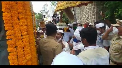 tukaram maharaj paduka.jpg