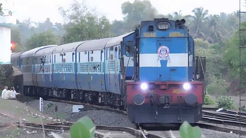 Central Railway has started Dadar Sawantwadi Tutari Special Express