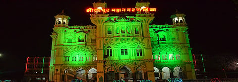 `या` महापालिकेतील शिवसेना नगरसेवकाची मुख्यमंत्र्याकडे धाव