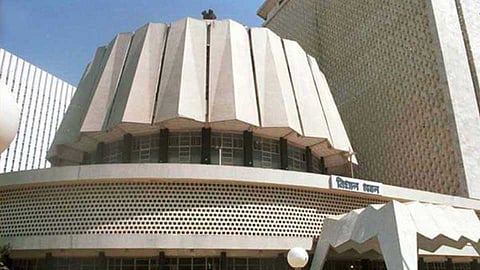 सामाजिक संतुलनासाठी 21 हजार कोटींचा निधी, विधीमंडळात पुरवणी मागण्या सादर