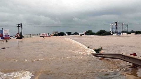 अफवांवर विश्वार ठेऊ नका; पुणे-बंगळूरु महामार्गाची 'ही' आहे खरी परिस्थिती