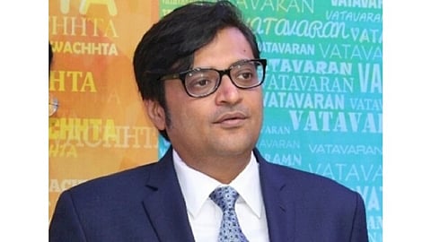 अर्णब गोस्वामी यांच्या पुनर्निरीक्षण याचिकेवर मंगळवारी सुनावणी; पोलिसांना दररोज तीन तास चौकशीला परवानगी