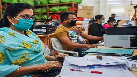 गर्भवती, व्याधीग्रस्त सरकारी कर्मचाऱ्यांना दिलासा; कोरोनामुळे कर्तव्यातून सुट; राज्य सरकारचे आदेश