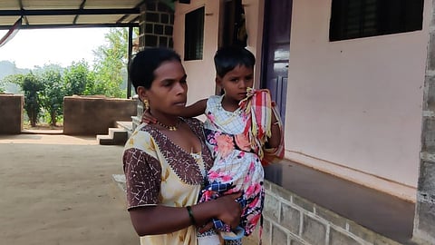 In Akole taluka a woman attacked a leopard