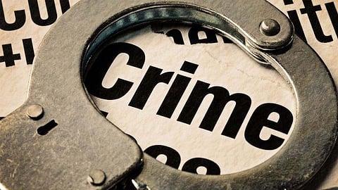 दारू पिण्यासाठी तो बसला, भांडण झालं अन् मित्रांनीच...