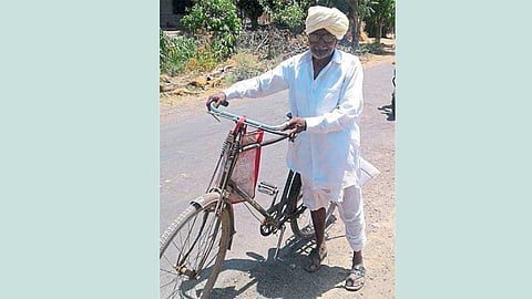 रामापूर - येथील गणपती यादव (सायकलवाले मामा).