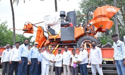 Vikhe Patil Co-operative Sugar Factory took 12 cane cutting machines