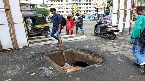 नालासोपारा स्टेशनजवळील गटार.