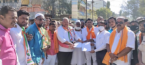 In Chakur, traders in the city have responded to the Bharat Bandh.jpg
