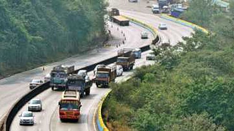 Mumbai Pune Expressway Accident