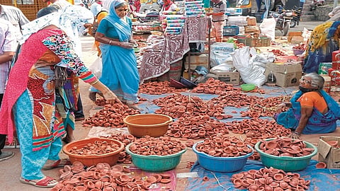 Lamps available in the market for Diwali