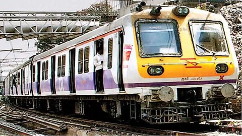 मध्य रेल्वे मार्गावर मुलांसह महिलांचा प्रवास, रेल्वे स्थानकावरील सुरक्षेचे तीनतेरा