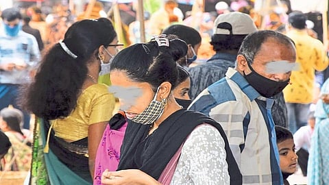 No Wearing Mask Properly In Ichalkaranji Market Kolhapur Marathi News