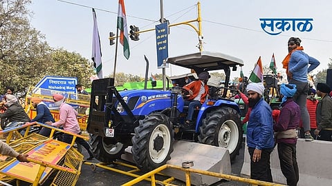 delhi tractor rally police yogendra yadav