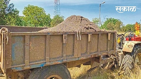 Crimes against sand thieves from Kumthe; Including two from Kolhapur