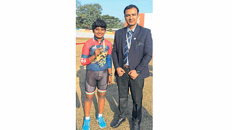 kolhapur girl archana danole three gold medal win in khelo india