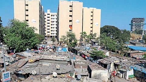 वेताळनगर, चिंचवडगाव - येथील झोपडपट्टी पुनर्वसन प्रकल्पांतर्गत उर्वरित दोन इमारतींचे बांधकाम पूर्ण झाले आहे. त्यातील सदनिकांचे लवकरच वाटप करण्यात येणार आहे.