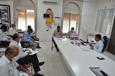 विद्यार्थ्यांसाठी उपचारासाठी स्वतंत्र कक्ष उभारा-विभागीय आयुक्त गमे