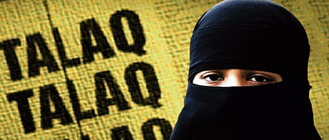 धक्कादायक! म्हणून त्याने पत्नीला व्हिडीओ कॉल करून दिला ट्रिपल तलाक