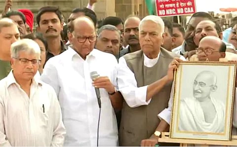 मोठी बातमी : #CAA विरोधातील भव्य रॅलीचे शरद पवार नेतृत्व करणार!