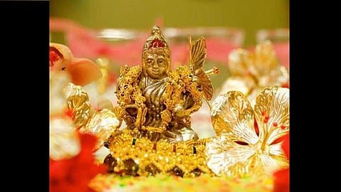अक्षय तृतीयाला सोनं खरेदी करायचंय, आहो अशी करा ना मग सोनं खरेदी...