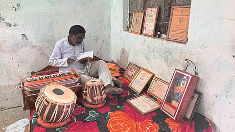 artist in amravati district did not get payment from last 8 months
