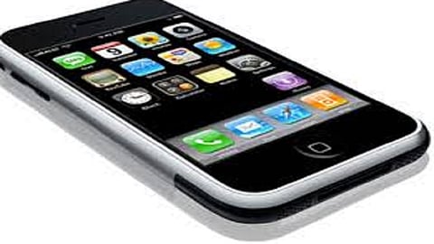 those students who not economically stable helps to online study to give a mobile phones in ratnagiri