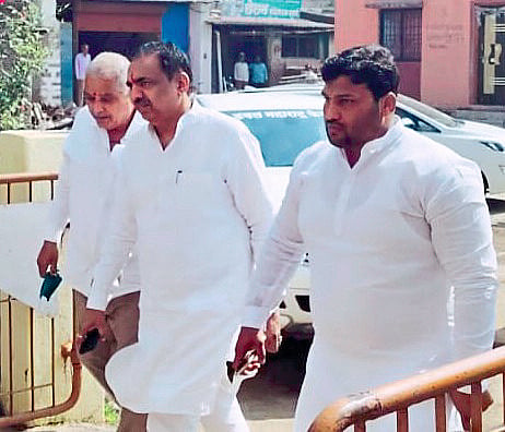 Chandrahar Patil's alliance with NCP? ; Jayant Patil visited his home at Bhalwani
