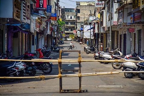 जळगाव जिल्ह्यात 15 ठिकाणे प्रतिबंधीत...प्रशासनाने केले जाहीर !