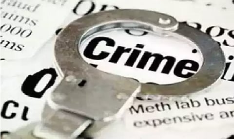 youths violate corona rules by doing party in lawn at chandrapur