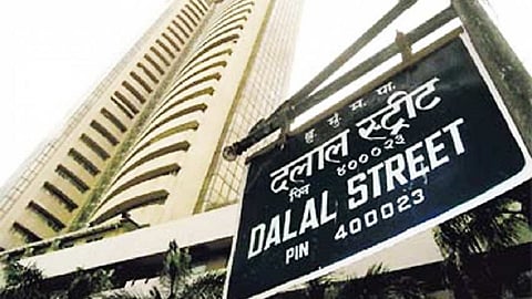 निर्देशांकांची सलग दुसरी घसरण; येत्या काळात पाहायला मिळणार मोठी घसरण?