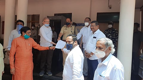 BJP MLA's meet to Commissioner of Police, demand for action against Tukaram Mundhe