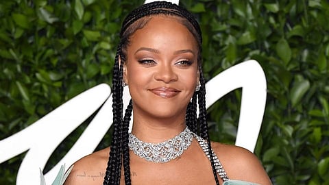 RIHANNA)