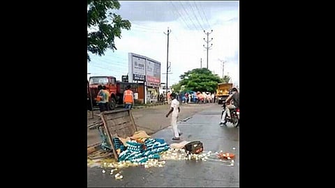 14 year old boy refuse to pay bribe in indore video viral