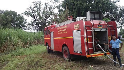 Fire brigade routes fire by firefighters