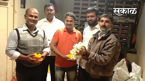 High demand for flowers due to the last Thursday of the Margashirsha month