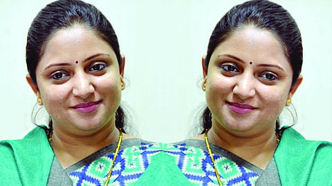 shomika mahadik criticism on maharashtra government