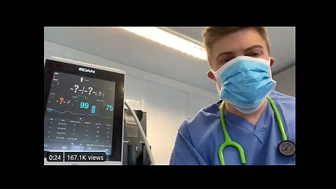 corona virus doctor used six mask for cheaking oxygen level