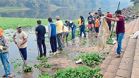 नद्यांतून काढला ७ टन कचरा
