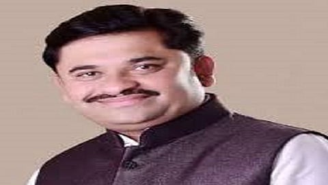 Maharashtra ST Workers Union President Sandeep Shinde and General Secretary Hanumant Tate Demand the statement to the Chief Minister Finance Minister and Transport Minister