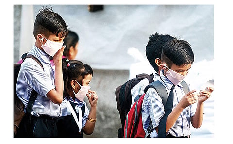 Akola News: BJP says keep schools closed; Give free smart phones to poor children