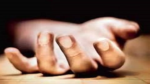 suicide case in criminal in kolhapur kasaba bawada