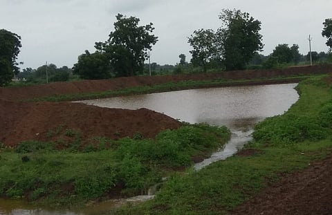 Akola Irrigation on one and a half hundred acres from village lake